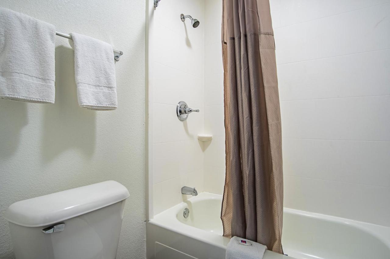 Motel 6 Manchester Tn Экстерьер фото